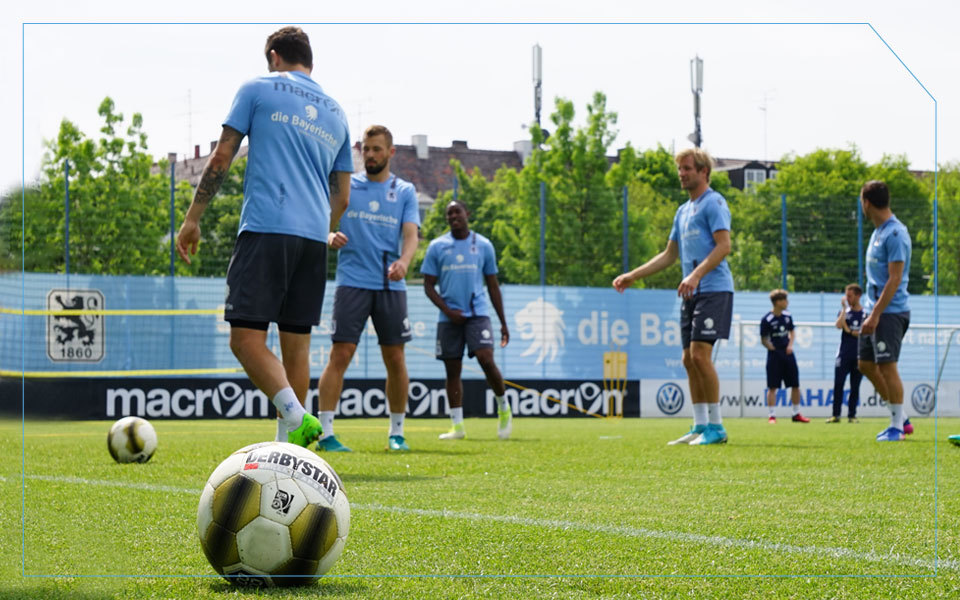 1860 München im Relegations-Rückspiel gegen Regensburg - Allianz Arena