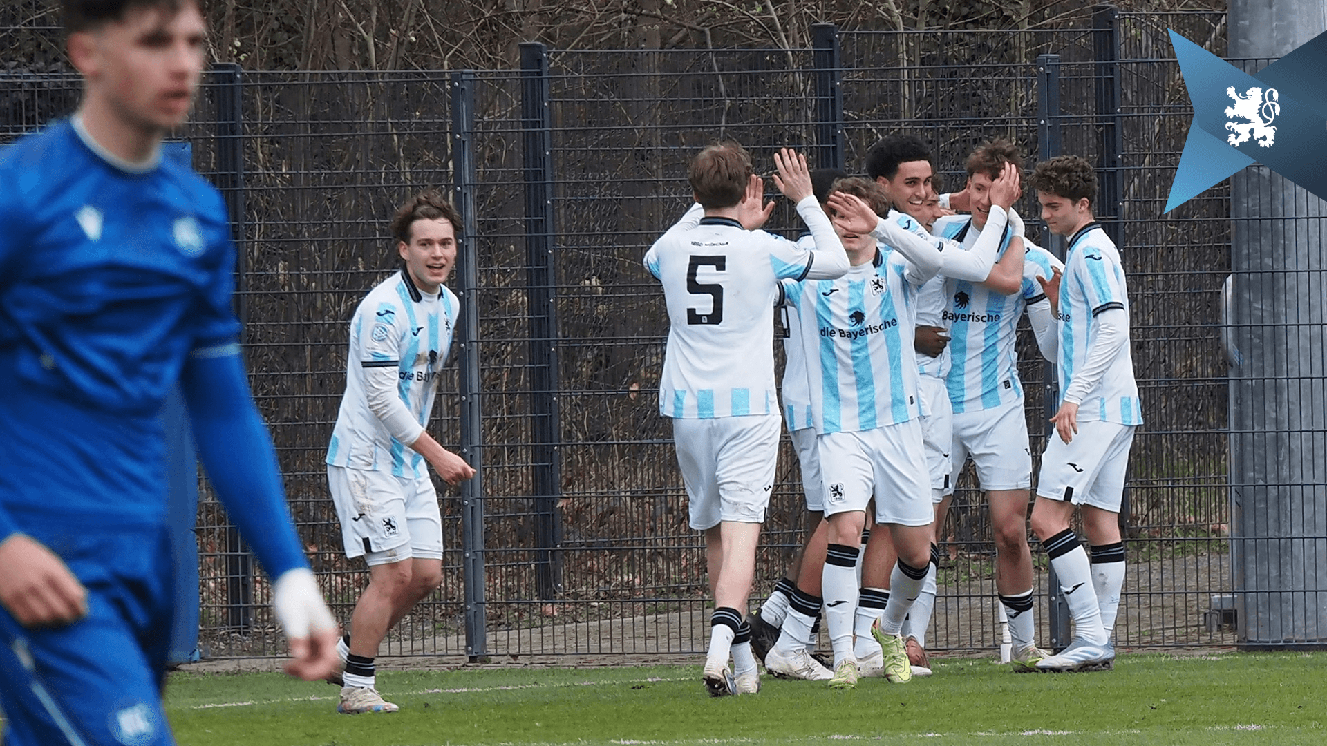 U19 zeigt Moral, trifft beim KSC spät zum 2:2-Endstand.