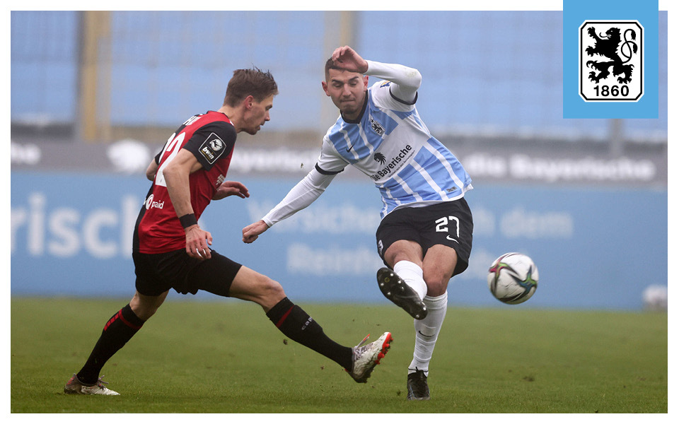 33 Joseph Boyamba (am Ball) ) gegen 16 Max Rosenfelder (Freiburg II)  Zweikampf Fussball 3. Liga TSV