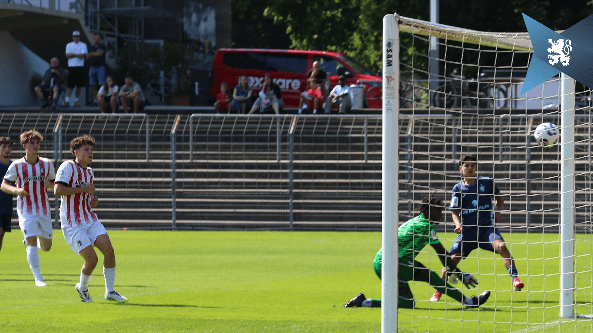 Saisonstart geglückt: U19 gewinnt 4:2 beim SC Freiburg.