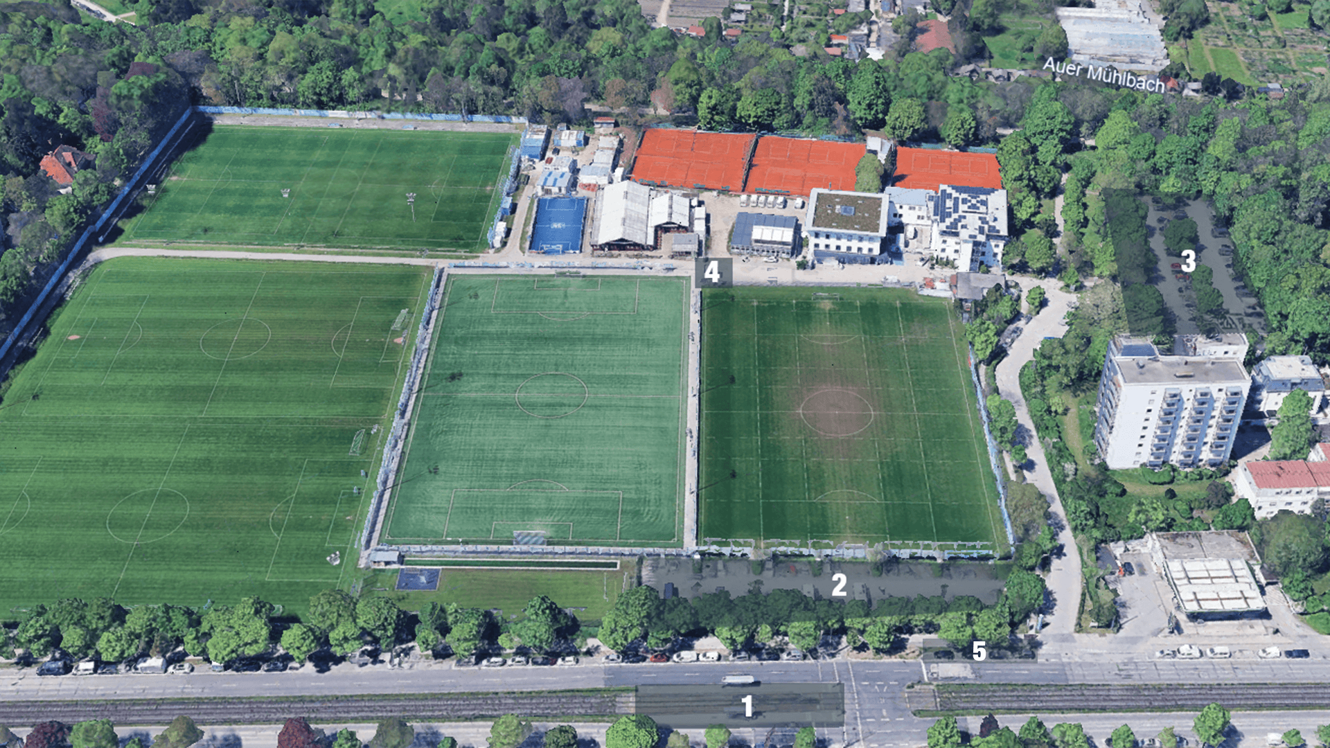 1. Tram-Haltestelle
2. Parkplatz
3. Parkplatz
4. Abholkasse
5. Shuttle - Haltestelle