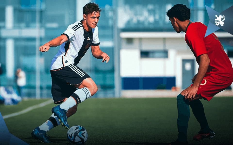 Lukas Reich kommt in der U18 gegen England zum Einsatz.