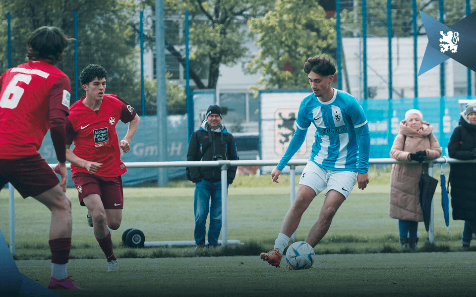 U19 verteilt beim 3:4 gegen Kaiserslautern Geschenke.