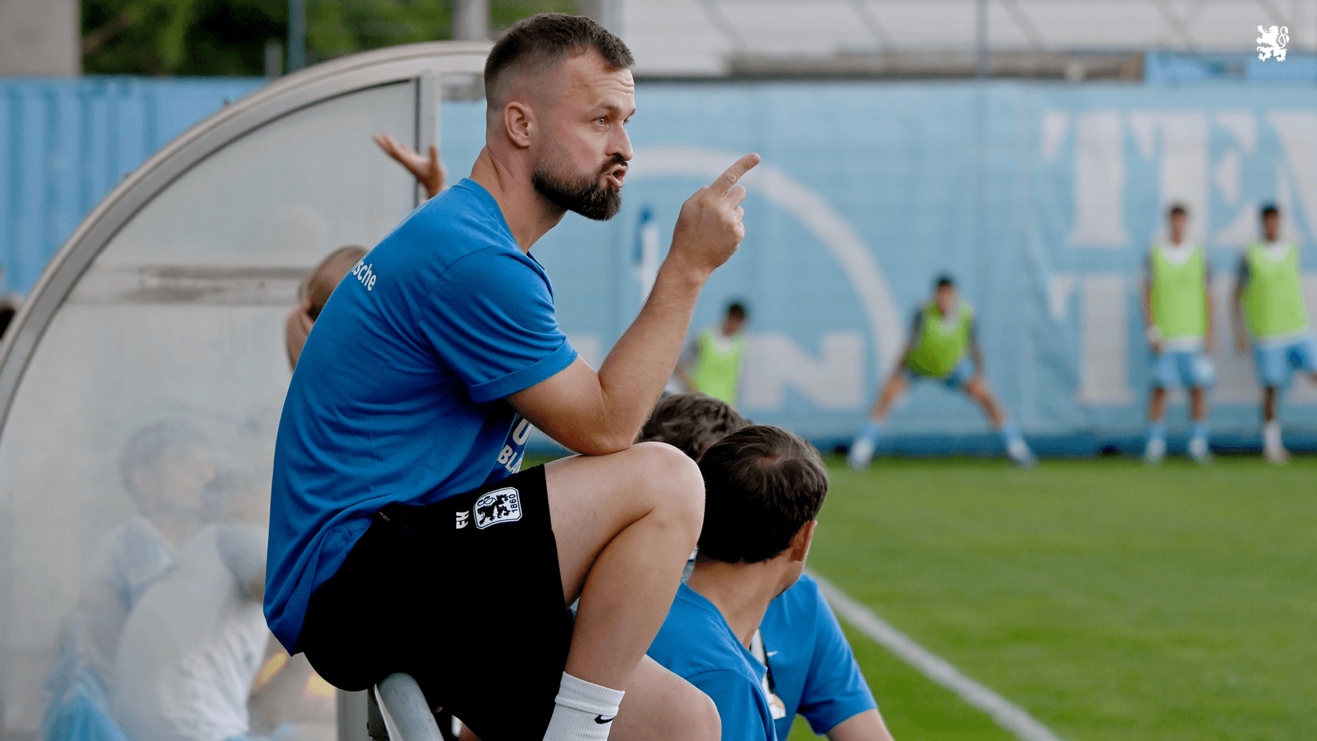 Felix Hirschnagl kehrt als Trainer der U19 des BVB an alte Wirkungsstätte zurück.