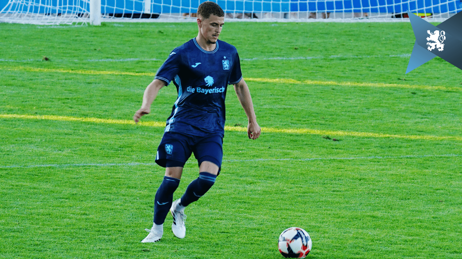 Benedikt Hoppe (Bild) musste in Schalding-Heining neben Alexander Benede als Innenverteidiger ran.