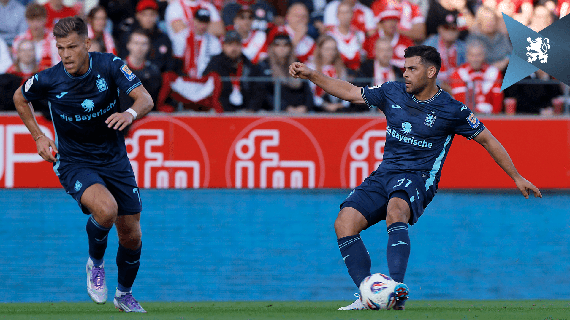 Kevin Volland (re.) und Torschütze Florian Niederlechner (li.) erkämpften sich bei ihrer Rückkehr zu den Löwen einen Punkt.