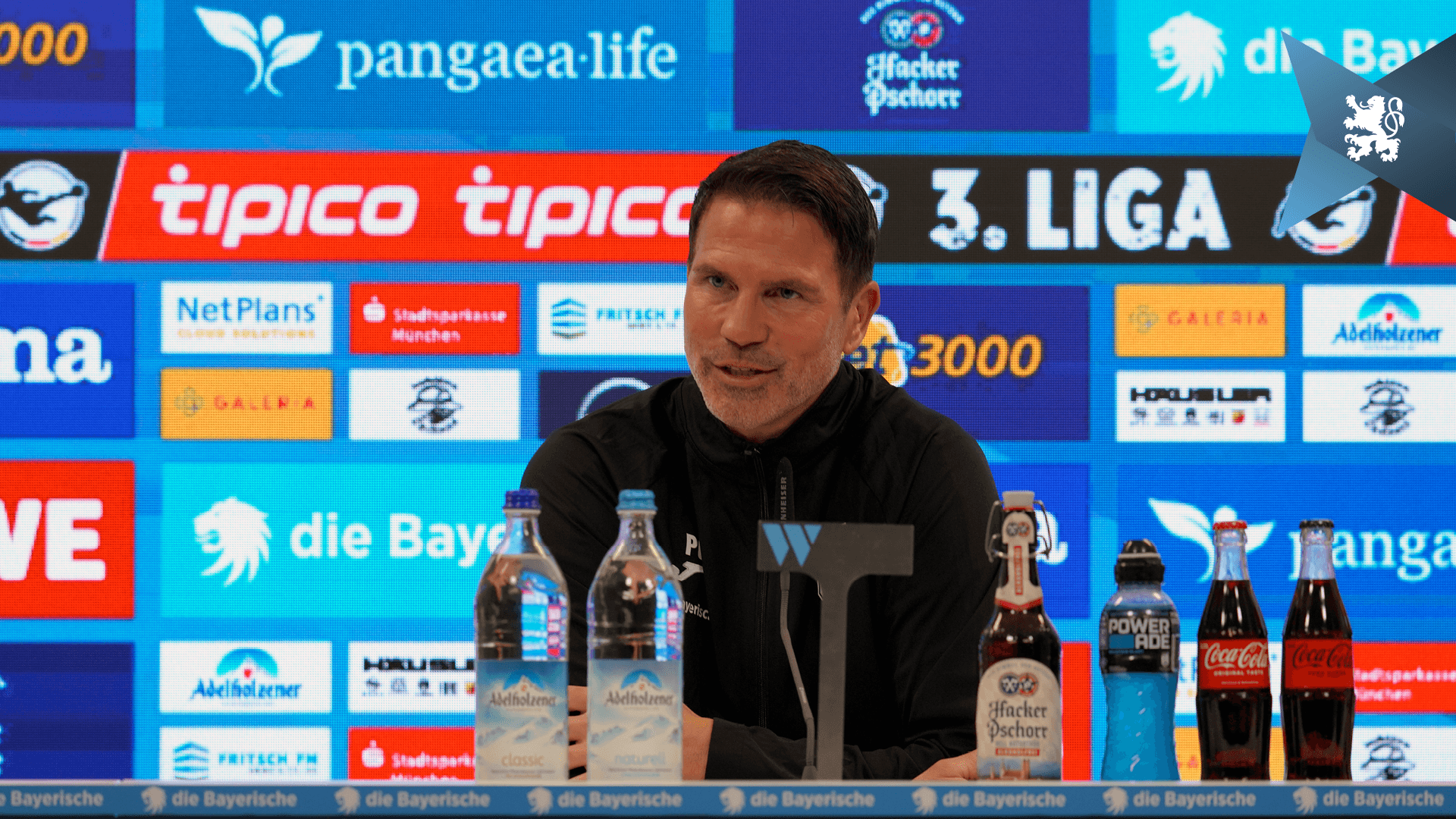 Löwen-Chefcoach Patrick Glöckner stellt sich vor seine Spieler, fordert aber in Aue eine kollektive Reaktion.